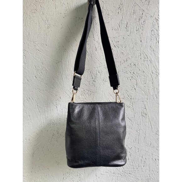 WHISTLES Dion pebbled leather small bucket crossbody bag + Dust bag BLACK - Picture 5 of 13